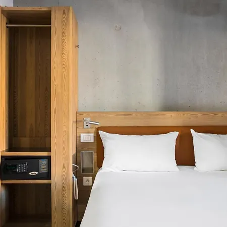 Ibis Styles Napoleon 3* アジャクシオ