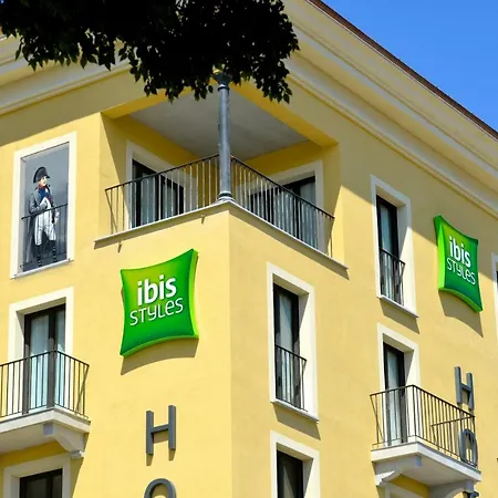 ホテル Ibis Styles Napoleon 3*