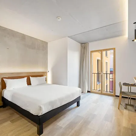 Ibis Styles Napoleon فندق