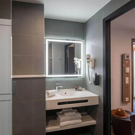 Ibis Styles Napoleon Hotel 3*