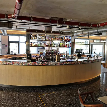 Ibis Styles Napoleon Hotel