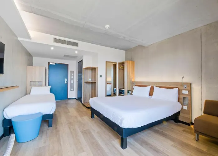 Ibis Styles Napoleon Hotel 3*
