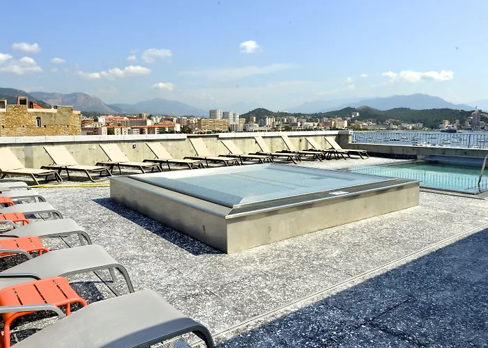 Ibis Styles Napoleon Hotel 3*