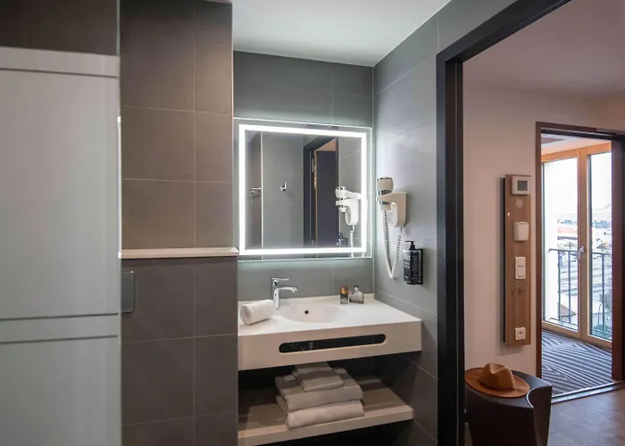 Ibis Styles Napoleon Hotel 3*