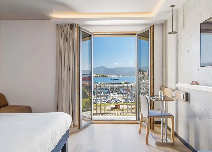 Ibis Styles Napoleon Hotel